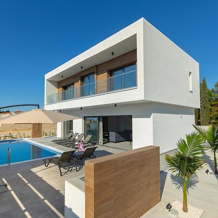 Villa Andre, Walking Distance To Coral Bay Pégeia Exteriör bild